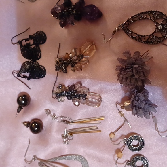 Earrings, earrings, earrings - Picture 6 of 8